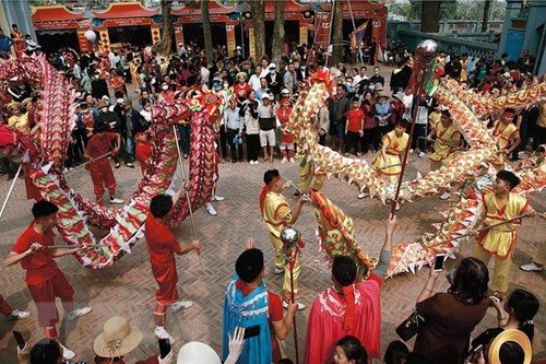 쯔동뜨 – 띠엔중 축제, 사랑의 축제 - ảnh 1
