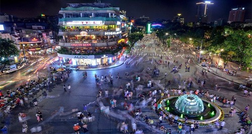 하노이시, 우위를 활용해 야간 관광 상품 개발 - ảnh 2