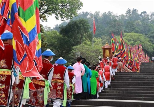 국조 훙왕 기념일, 베트남 민족적 문화적 가치 반영 - ảnh 1