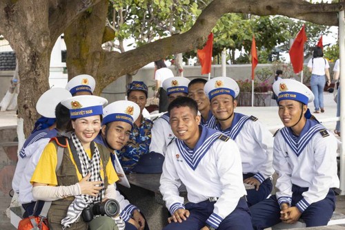 베트남 국민들의 마음 속에 새겨진 쯔엉사 군도 - ảnh 1