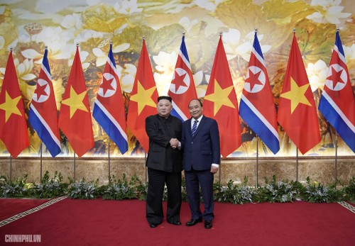 នាយករដ្ឋមន្ត្រីវៀតណាម លោក Nguyen Xuan Phuc អញ្ជើញទទួលជួបសវនាការជាមួយប្រធានកូរ៉េខាងជើងលោក Kim Jong Un - ảnh 1
