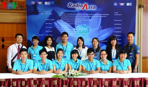 Radio Asia ឆ្នាំ ២០១៣៖ ចំណាប់អារម្មណ៍ដ៏ជ្រាលជ្រៅ - ảnh 17