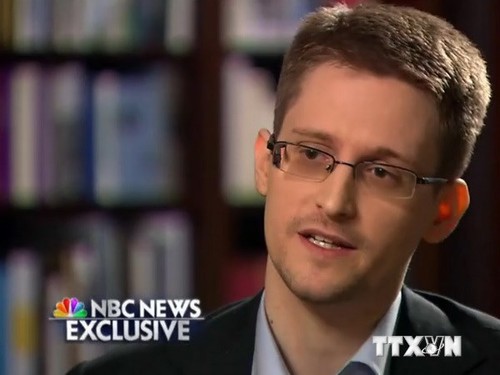 E.Snowden សូមពន្យាពេលស្នាក់នៅរុស្ស៊ី - ảnh 1