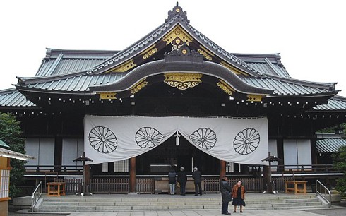 រដ្ឋមន្ត្រីជប៉ុន២រូបបានមកទស្សនាវិហារ Yasukuni - ảnh 1