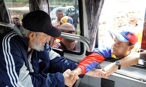 អគ្គមគ្គុទេសគុយបាលោក Fidel Castro ជួបសំណេះសំណាលជាមួយក្រុមយុវជនវេណេហ្ស៊ុយអេឡា - ảnh 1