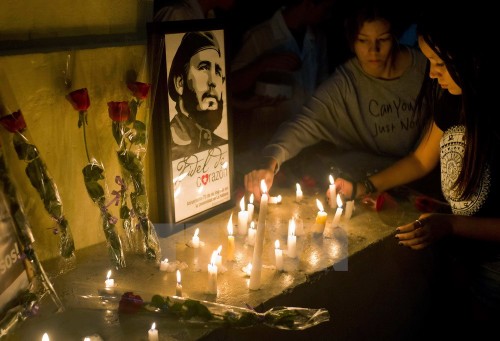 គុយបាត្រៀមរៀបចំឲ្យពិធីកាន់ទុក្ខជាតិសំរាប់អគ្គមគ្គទេសក៍ Fidel Castro - ảnh 1