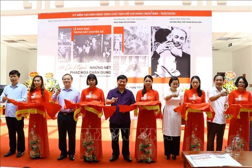 Memperingati ultah ke-130 Hari Lahir Presiden Ho Chi Minh: Perasaan warga berkiblat kepada Presiden Ho Chi Minh - ảnh 1