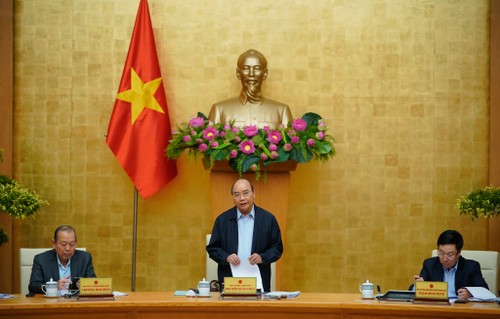 PM Nguyen Xuan Phuc memimpin sidang Pemerintah berkala untuk bulan Oktober 2020 - ảnh 1