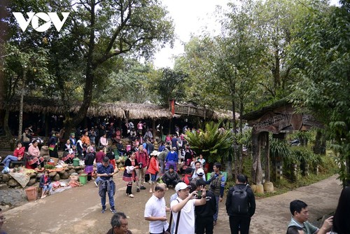 Damainya Dukuh Etnis Minoritas Mong di Kaki Gunung Son Bac May - ảnh 10