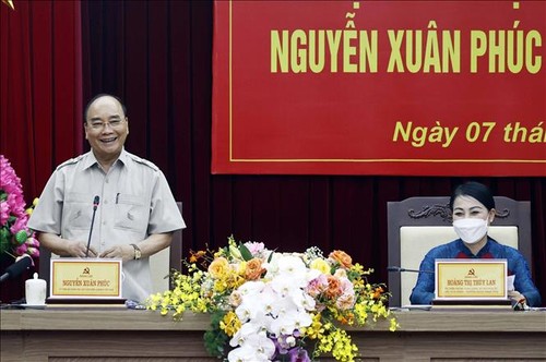 Presiden Nguyen Xuan Phuc: Provinsi Vinh Phuc Perlu Perhatikan Pengembangan Sumber Daya Manusia di Bidang Sains-Teknologi - ảnh 1