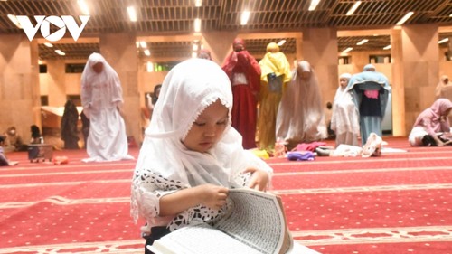 Istiqlal - Masjid hijau pertama di dunia di Indonesia - ảnh 6