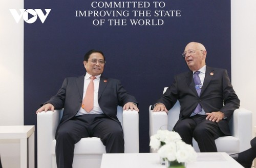 Presiden Eksekutif WEF Berkomitmen Dorong Kerja Sama dengan Vietnam - ảnh 1