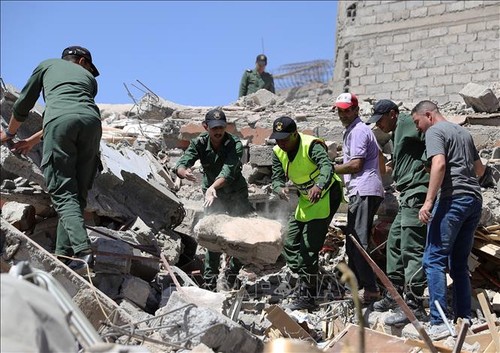 Jumlah Korban dalam Gempa di Maroko Mencapai 8.400 Orang; Topan Daniel di Libia Menewaskan Lebih dari 3.000 Orang - ảnh 1