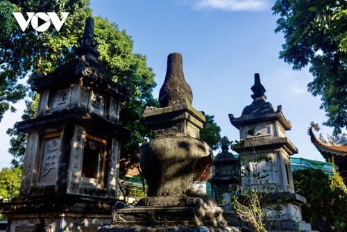 Uniknya Pagoda yang Memiliki Lebih dari 30 Menara di Provinsi Hai Duong - ảnh 13