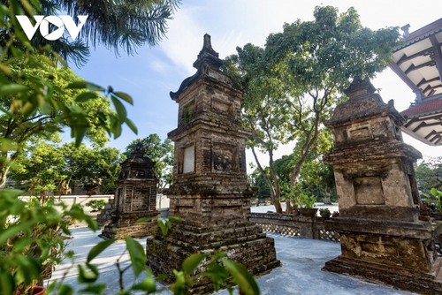 Uniknya Pagoda yang Memiliki Lebih dari 30 Menara di Provinsi Hai Duong - ảnh 2
