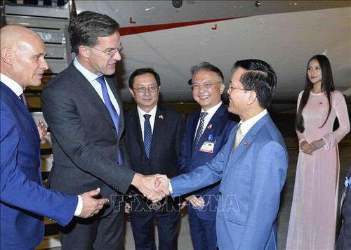 PM Kerajaan Belanda Tiba di Kota Hanoi, Memulai Kunjungan Resmi di Vietnam - ảnh 1