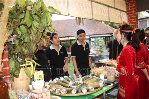 Festival Budaya Kuliner, Makanan Lezat Saigontourist Group 2024 Integrasikan Banyak Kegiatan yang Khas - ảnh 1