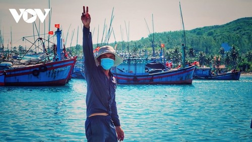 Menjelajahi Sa Huynh - Tempat dengan Pantai Terindah di Provinsi Quang Ngai (Vietnam Tengah) - ảnh 5