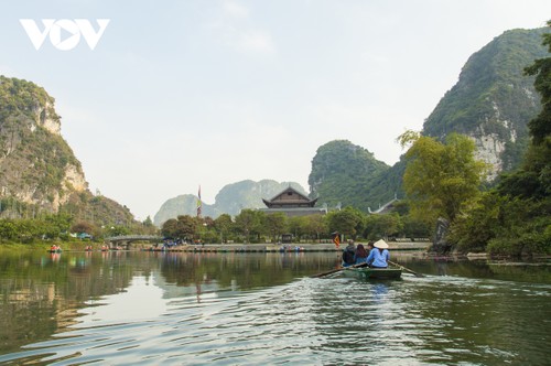 Peringatan 10 Tahun Kompleks Lanskap Trang An yang Didaftarkan UNESCO sebagai Pusaka Budaya dan Alam Dunia - ảnh 1