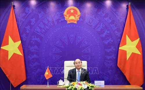Perdana Menteri Vietnam- Laos- Kampuchia Mengadakan Pembicaraan secara Virtual - ảnh 1