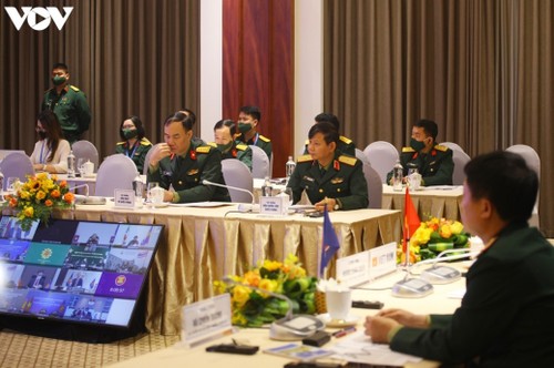 Konferensi Pejabat Senior Pertahanan ASEAN Diadakan Sercara Virtual - ảnh 1
