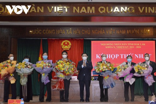 Ketua MN Vuong Dinh Hue Melakukan Temu Kerja di Dak Lak, Mengusulkan Buka Mekanisme Khusus untuk Daerah. - ảnh 1