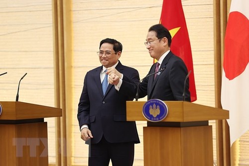 Kunjungan PM Pham Minh Chinh Ciptakan Sukses Besar dalam Kemitraan Strategis yang Intensif dan Ekstensi Antara Vietnam dan Jepang - ảnh 1
