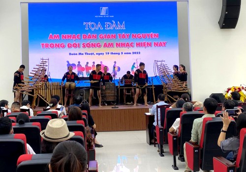 Eksistensi Musik Rakyat Daerah Dataran Tinggi Vietnam Tengah dalam Perkembangan Musik Terkini. - ảnh 2
