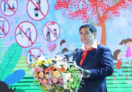 Perdana Menteri Pham Minh Chinh: Jangan Hanya Ada Bulan Aksi untuk Anak-anak, Tetapi Harus Selalu Bertindak untuk Anak-anak.  - ảnh 1