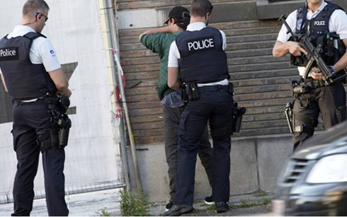 比利时发生持刀砍伤两名警察事件 - ảnh 1
