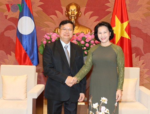 越南国会主席阮氏金银会见老挝国会副主席宋潘 - ảnh 1