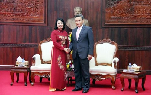 越南祖国阵线中央委员会与老挝建国阵线加强合作 - ảnh 1