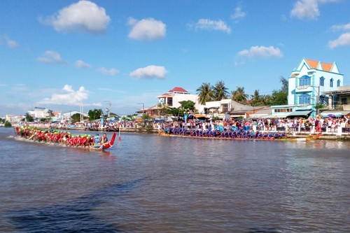 第10届高棉族文化体育和旅游节举行 - ảnh 1