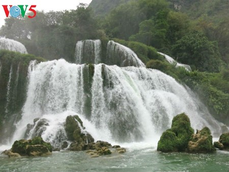 东南亚最大的天然瀑布——板约瀑布 - ảnh 6