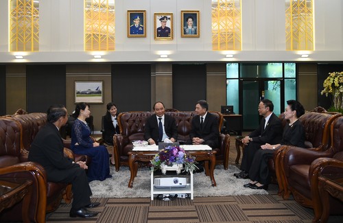 越南政府总理阮春福抵达曼谷开始对泰国进行正式访问 - ảnh 1