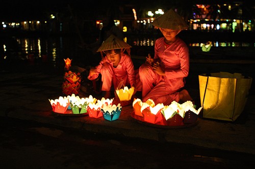 越南文化美中的会安花灯节 - ảnh 1