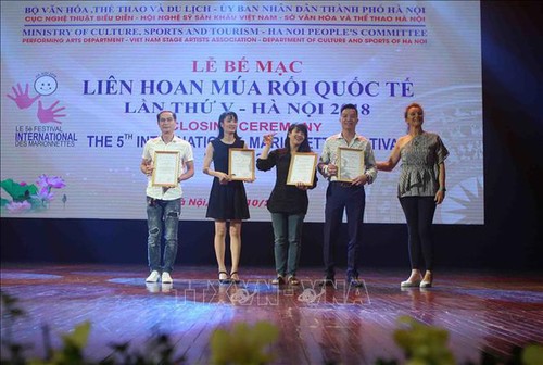 越南艺术家夺得2018年第5次河内国际木偶戏剧节多个奖项 - ảnh 1