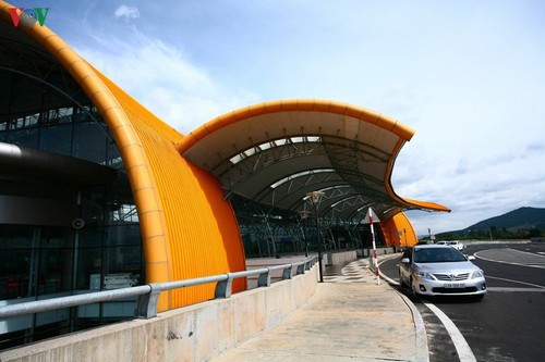莲姜机场航站楼美如高原上的花朵  - ảnh 4