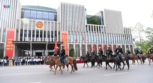 越南国会代表出席机动骑警团亮相巡行活动 - ảnh 1