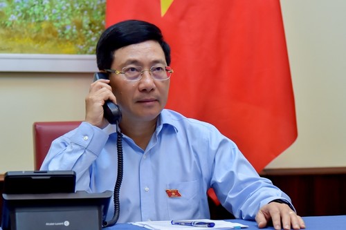 越南政府副总理兼外长范平明与埃及外交部长通电话 - ảnh 1
