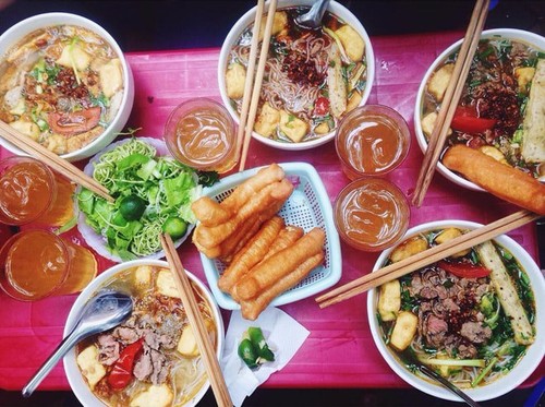 品尝征服国际食客并入选亚洲最佳食品的越式蟹汤米线 - ảnh 2