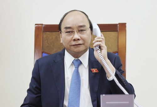 越南政府总理阮春福与智利总统通电话 - ảnh 1