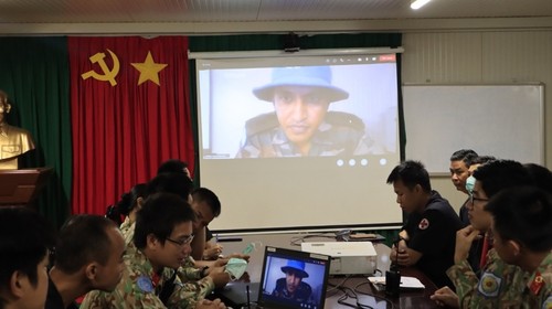 越南与印度野战医院举行在线培训 - ảnh 1