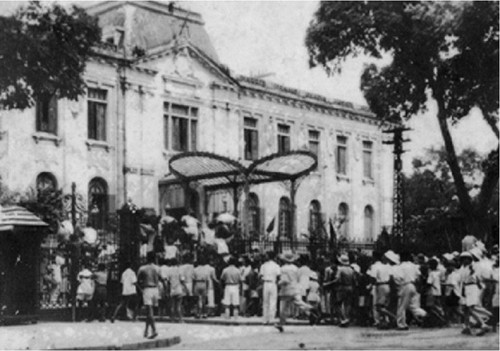 1945 年八月革命是在越南共产党的英明领导下凝聚人民力量的范例 - ảnh 1