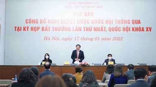 公布越南国会一次非正式会议通过的决议 - ảnh 1