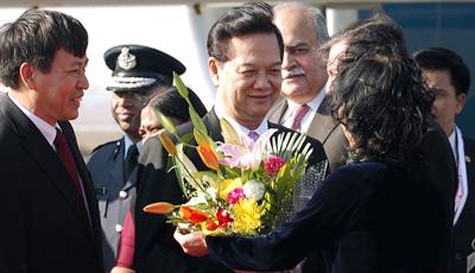 PM Nguyen Tan Dung participates at the ASEAN-India Commemorative Summit  - ảnh 1