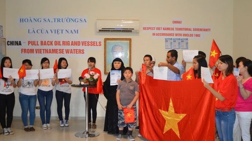 OVs determined to defend national sovereignty - ảnh 1