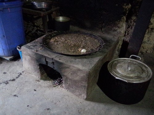 The wood stove in the life of the Dao Khau  - ảnh 1