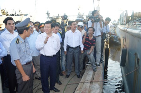 President Truong Tan Sang visits fishermen, coast guard and fisheries surveillance forces in Da Nang - ảnh 2