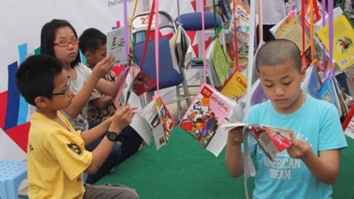 More than 177,000 books sold at Hanoi Book Fair 2014 - ảnh 1